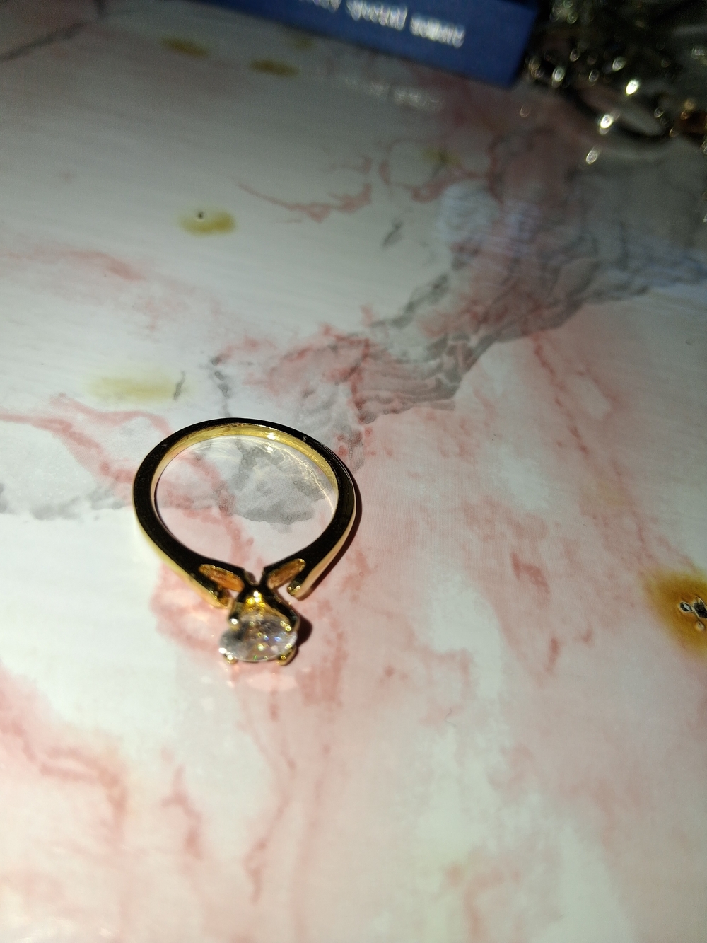 Source Unknown Gold-Tone Ring with Clear Round-Cut Stone - Picture 5 of 12